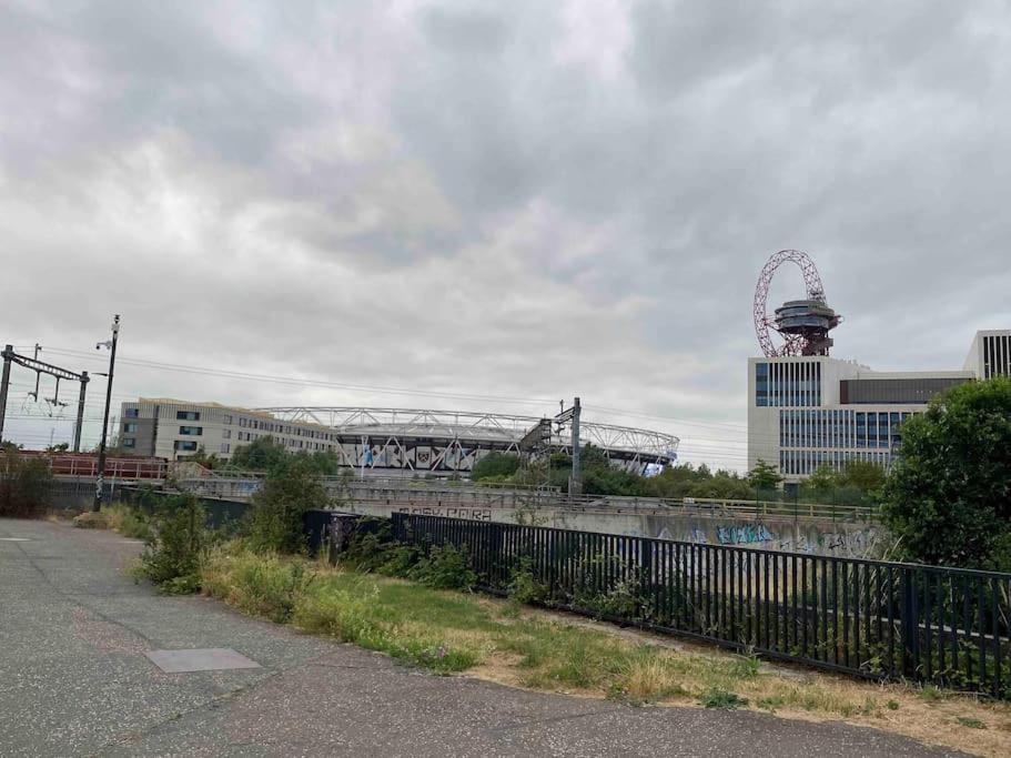 Canal-Flat Near Stratford International Station Διαμέρισμα Λονδίνο Εξωτερικό φωτογραφία